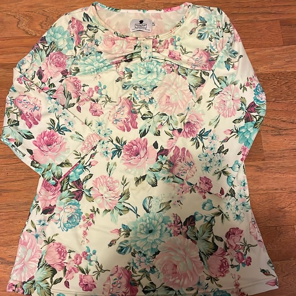 Dainty Jewells swim top - Picture 1 of 2